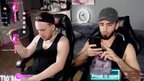 Snapshot of mikiien chatting on October 2025 10:04:01 AM MIKI ENN ALEKS online show from October 2025 10:04:01 AM