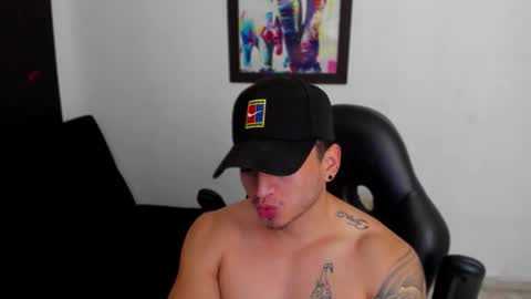 Snapshot of mikke_love chatting on October 2025 03:23:02 PM MIKKE online show from October 2025 03:23:02 PM