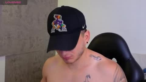 Snapshot of mikke_love chatting on May 2026 02:22:02 PM MIKKE online show from May 2026 02:22:02 PM
