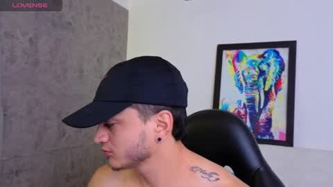 Snapshot of mikke_love chatting on May 2026 02:34:02 PM MIKKE online show from May 2026 02:34:02 PM