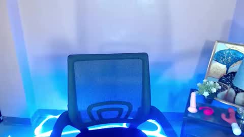 mikmik_99 online show from January 2026 06:37:02 AM