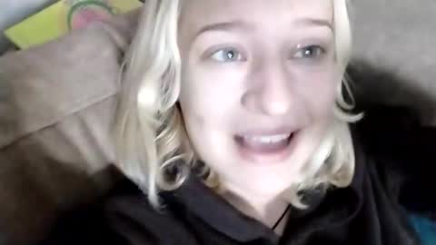 Snapshot of mila_420 chatting on September 2025 11:28:01 PM Mila 420 online show from September 2025 11:28:01 PM