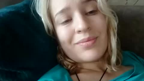 Snapshot of mila_420 chatting on September 2025 01:02:01 PM Mila 420 online show from September 2025 01:02:01 PM