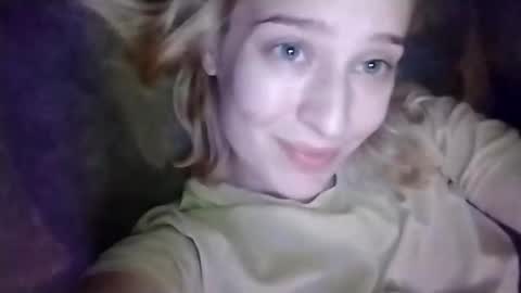 Snapshot of mila_420 chatting on September 2025 04:30:01 PM Mila 420 online show from September 2025 04:30:01 PM