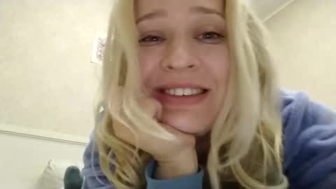 Snapshot of mila_420 chatting on April 2026 05:05:02 PM Mila 420 online show from April 2026 05:05:02 PM