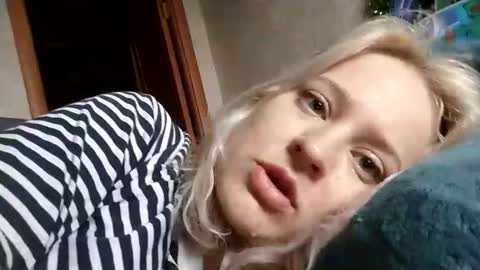 Snapshot of mila_420 chatting on April 2026 05:45:01 AM Mila 420 online show from April 2026 05:45:01 AM