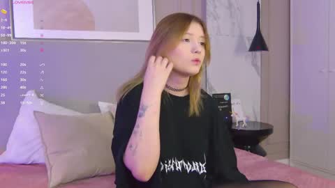 mila_blum online show from May 2026 05:09:01 PM