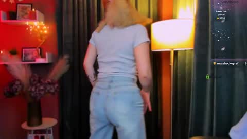 mila_glow online show from April 2026 07:04:02 PM