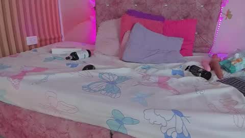 mila_grace_ online show from December 2025 07:53:02 PM