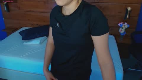 Snapshot of mila_kiitty chatting on November 2025 10:51:02 AM Milena online show from November 2025 10:51:02 AM