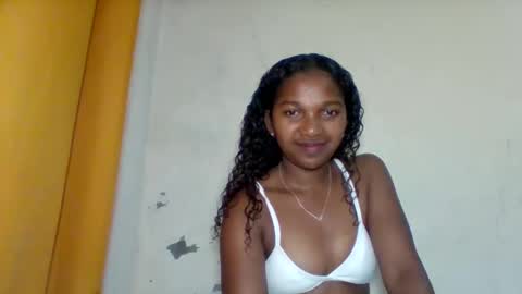 mila_lunah online show from May 2026 02:38:01 AM