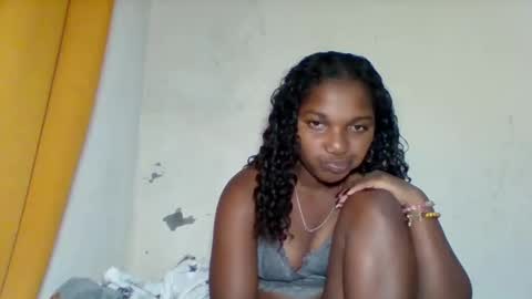 mila_lunah online show from May 2026 04:12:02 PM