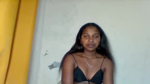 mila_lunah online show from May 2026 05:07:02 PM