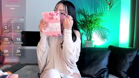 Mila online show from October 2025 11:44:02 AM