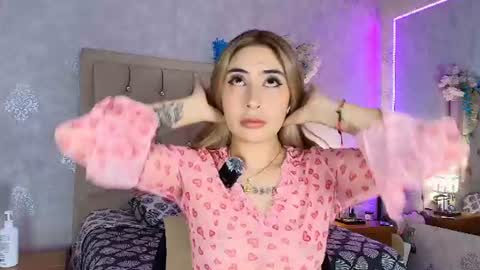 Snapshot of mila_smirnovavk chatting on June 2026 03:58:02 AM MILA online show from June 2026 03:58:02 AM