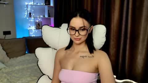 Mila online show from May 2026 02:02:01 PM
