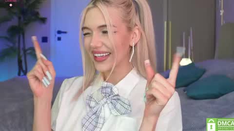 Snapshot of milabunny_ chatting on May 2026 09:37:01 AM Mila and u can call me sweet bunny online show from May 2026 09:37:01 AM