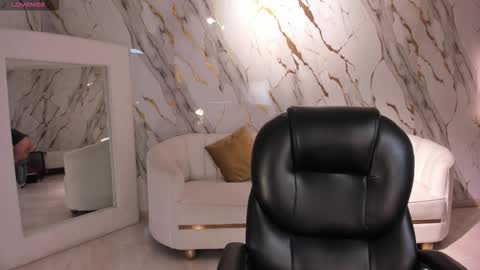 Mila online show from October 2025 01:40:01 AM