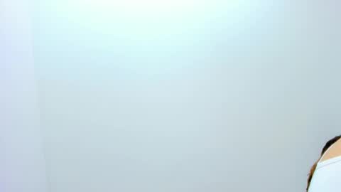 Mila online show from November 2025 03:39:02 AM