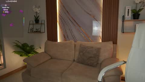 Snapshot of milacrave chatting on November 2025 11:43:01 AM milacrave online show from November 2025 11:43:01 AM