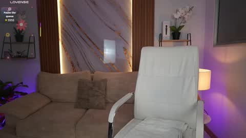 Snapshot of milacrave chatting on November 2025 11:43:01 AM milacrave online show from November 2025 11:43:01 AM