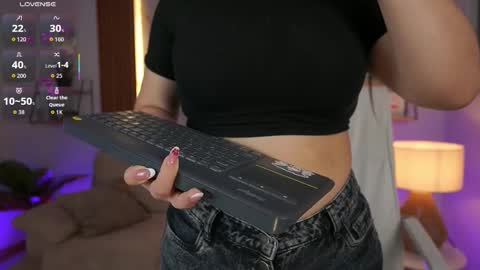 Snapshot of milacrave chatting on November 2025 11:31:02 AM milacrave online show from November 2025 11:31:02 AM