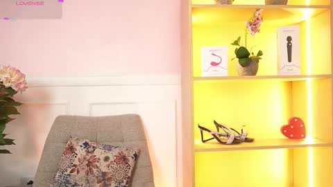 milacrave online show from February 2026 11:37:02 AM