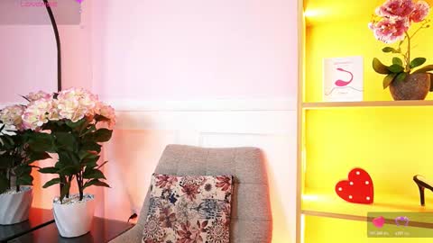 milacrave online show from February 2026 11:33:01 AM