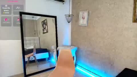 miladiosa online show from October 2025 12:15:01 PM