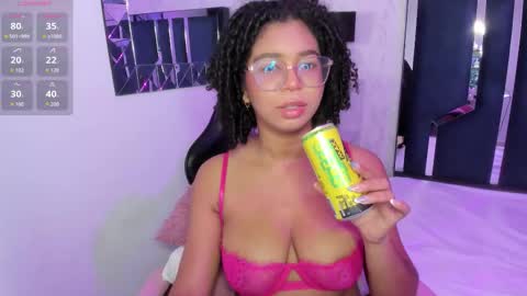 Snapshot of milahall__ chatting on February 2026 04:35:02 AM Milenna online show from February 2026 04:35:02 AM