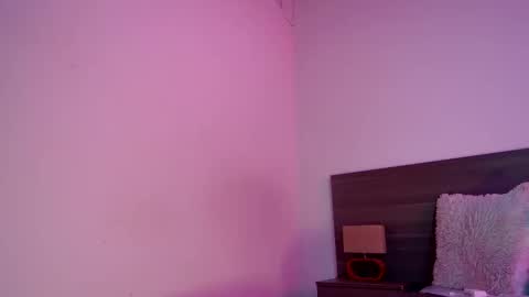 mila online show from November 2025 08:18:01 PM