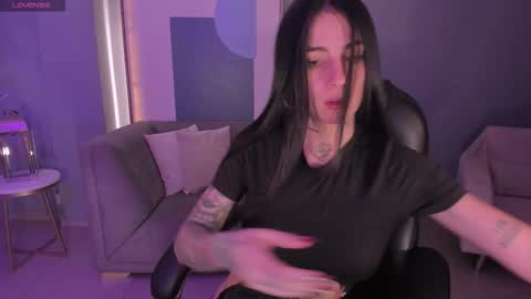 Mila  online show from November 2025 12:04:01 PM