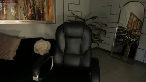 Mila  online show from February 2026 11:43:02 AM