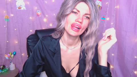 Snapshot of milaloona chatting on April 2026 07:03:02 AM Milaloona online show from April 2026 07:03:02 AM