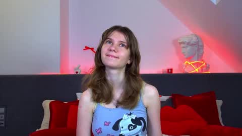 Mila online show from March 2026 06:25:01 PM