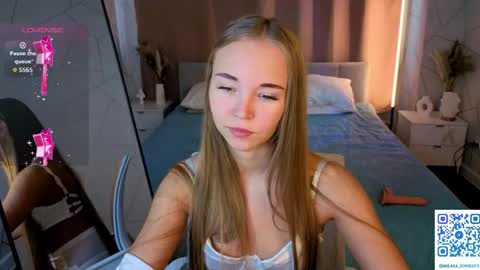 Milana online show from May 2026 01:12:01 AM
