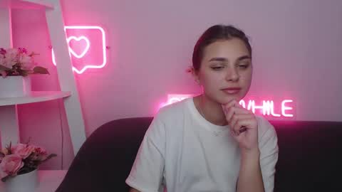 milanaangelas online show from February 2025 11:54:02 AM