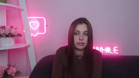 milanaangelas online show from February 2025 01:43:01 PM