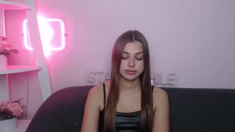 milanaangelas online show from December 2025 08:48:02 PM