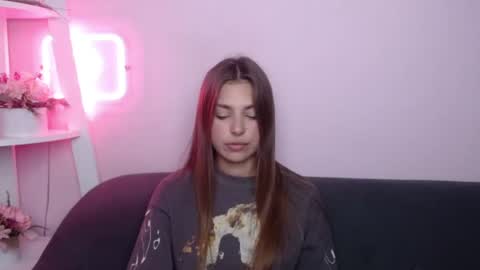Snapshot of milanaangelas chatting on July 2026 05:10:02 AM milanaangelas online show from July 2026 05:10:02 AM
