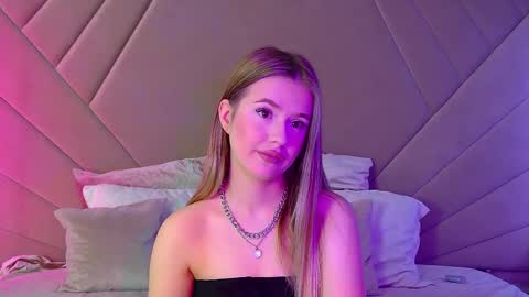 MilanaBalmain online show from March 2025 04:47:02 AM