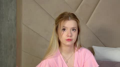 MilanaBalmain online show from April 2026 04:46:01 AM