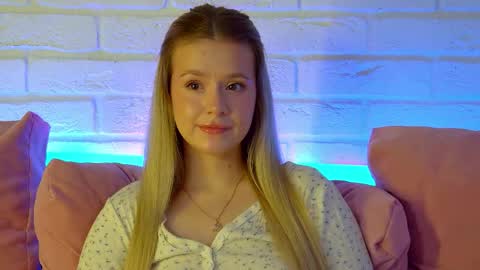 MilanaBalmain online show from April 2026 04:26:02 AM