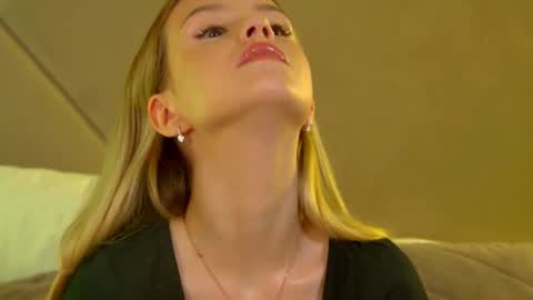 Snapshot of milanabalmain chatting on July 2026 04:30:01 AM MilanaBalmain online show from July 2026 04:30:01 AM