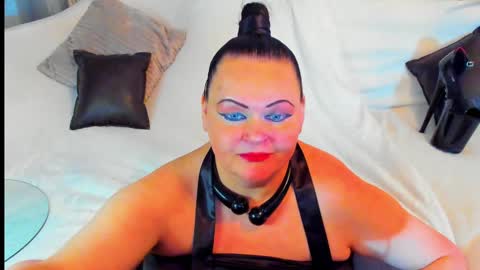 Snapshot of milanabiegert chatting on December 2024 03:11:02 PM Lana online show from December 2024 03:11:02 PM