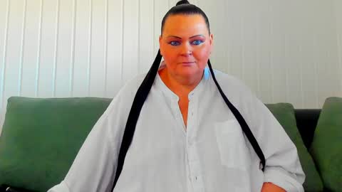 Lana online show from March 2026 03:38:01 PM