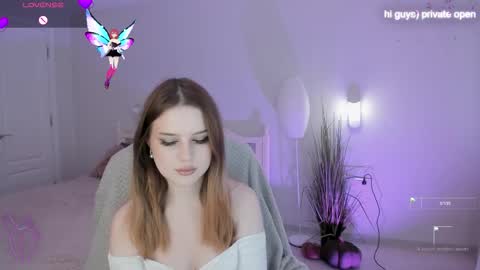 milanamoons online show from November 2025 09:55:02 AM