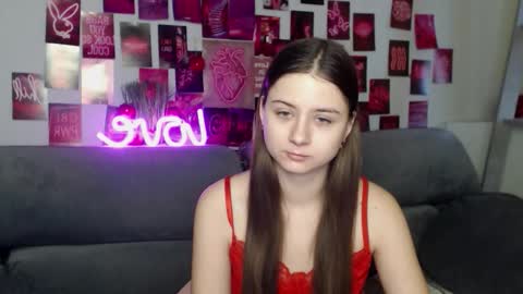 milanaroz online show from November 2025 05:51:01 AM