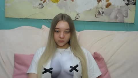 Milana online show from April 2026 04:59:01 PM