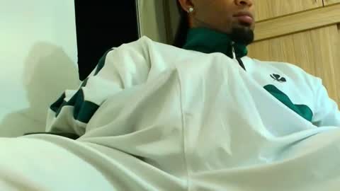 Snapshot of milanbigdick777 chatting on June 2026 05:10:01 AM milan online show from June 2026 05:10:01 AM